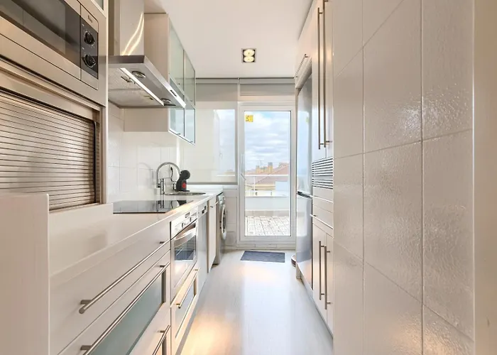 Bilbao Aeropuerto - *