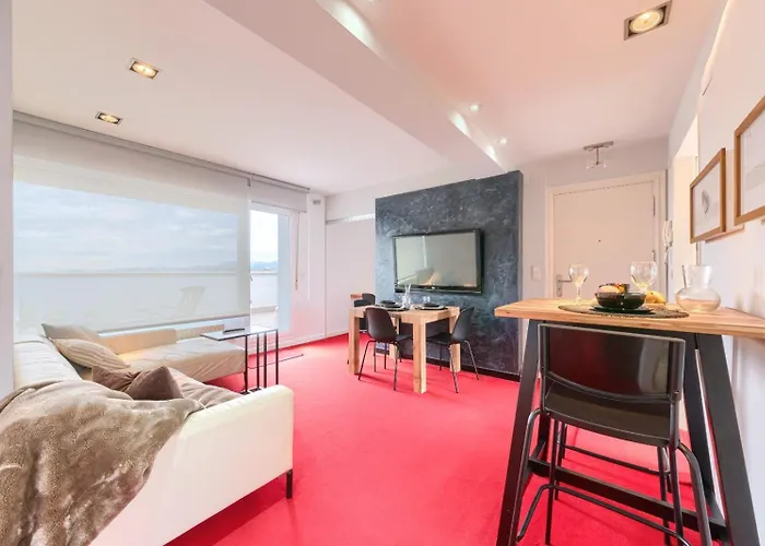 Bilbao Aeropuerto - *