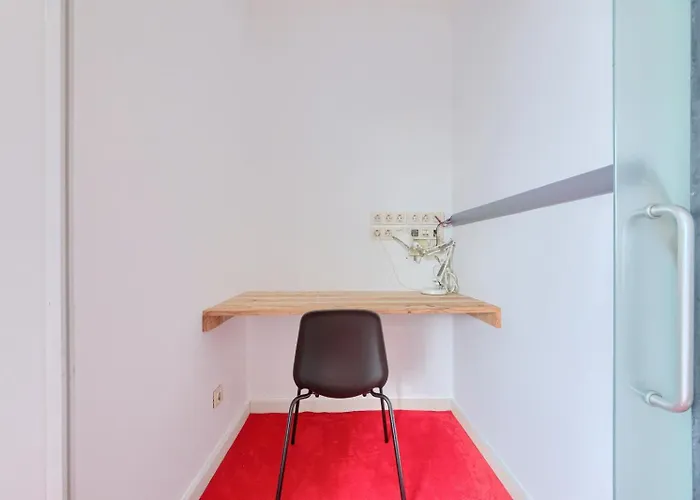 Bilbao Aeropuerto - * Derio