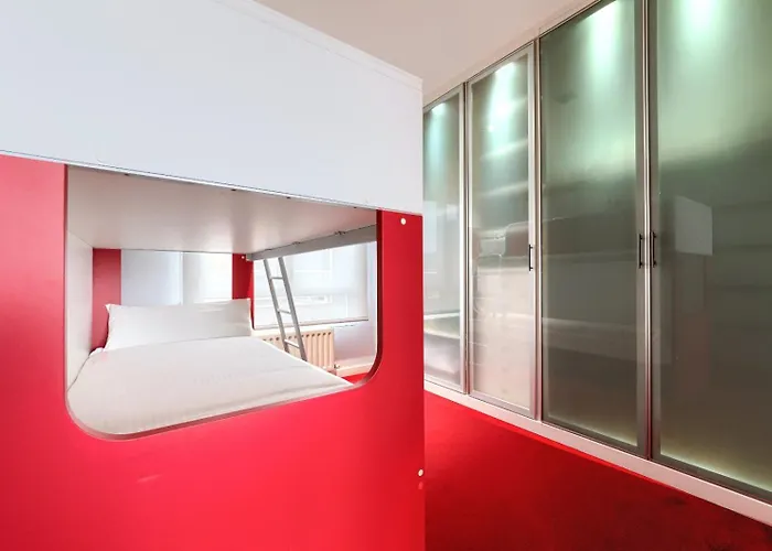 Bilbao Aeropuerto - *